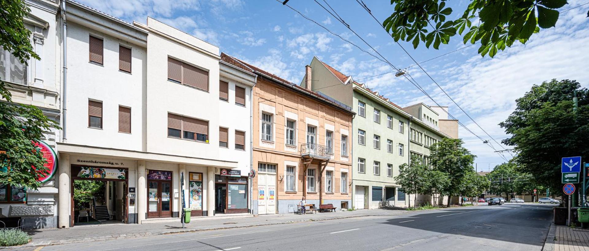 Saint Seven Apartment *